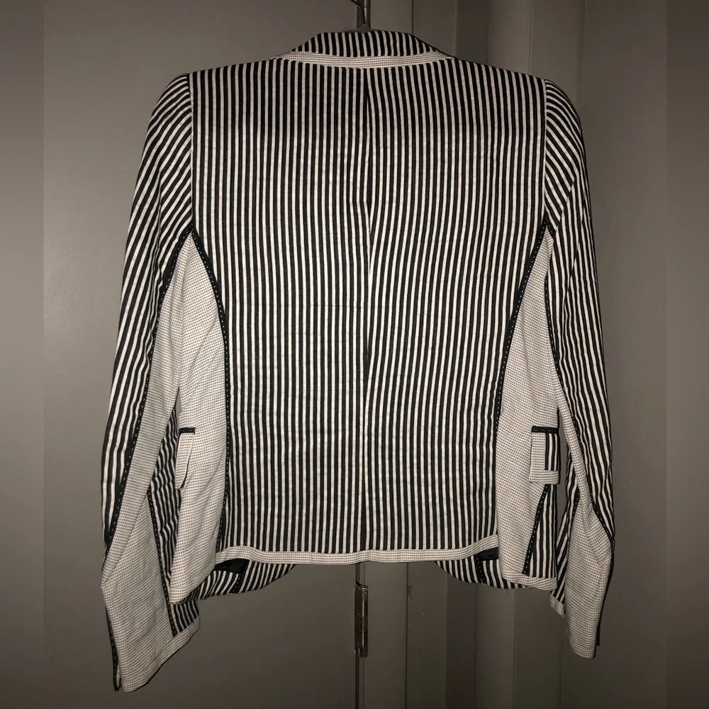 Zara Womens Black and White Blazer with Pindot Contrast Trim - Picture 2 of 6